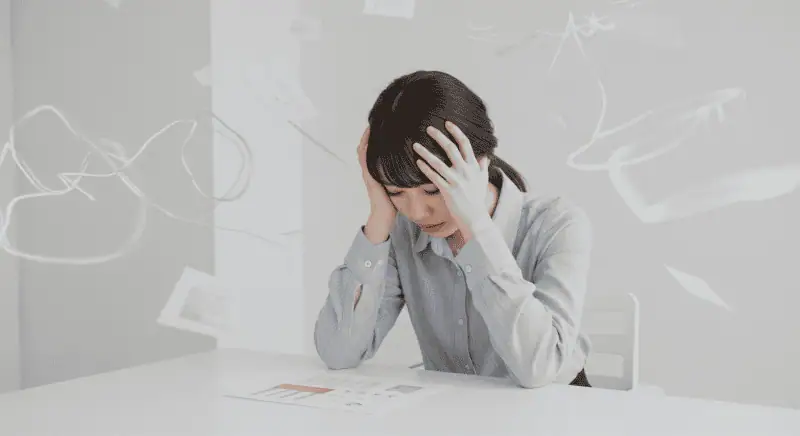 高まるストレスと『貧すれば鈍する』現象の正体